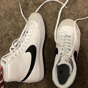 nike mid blazer